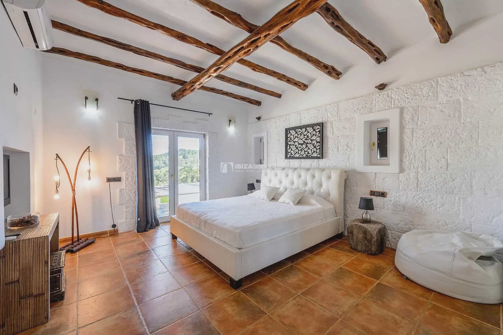 7 sypialnia Willa na kwatery wakacyjne w Santa Eulalia / Santa Eularia z basenem garażem - 6 006 € (Ref: 8659756)