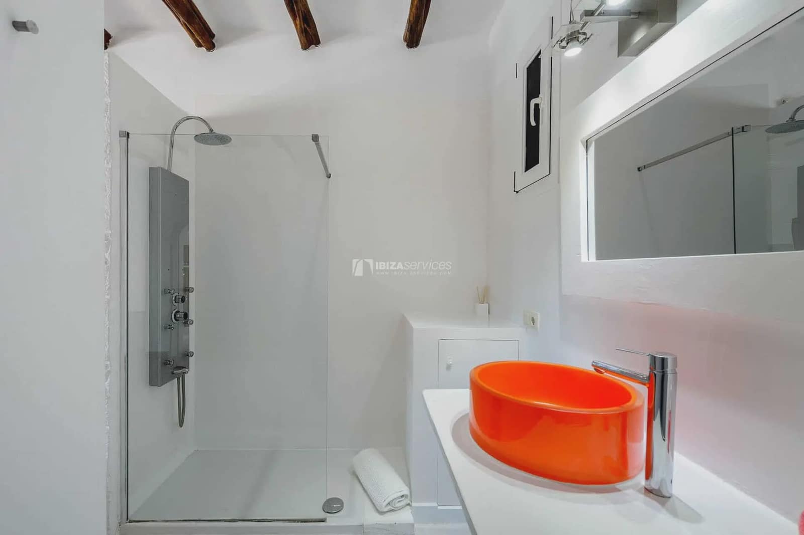 7 sypialnia Willa na kwatery wakacyjne w Santa Eulalia / Santa Eularia z basenem garażem - 6 006 € (Ref: 8659756)