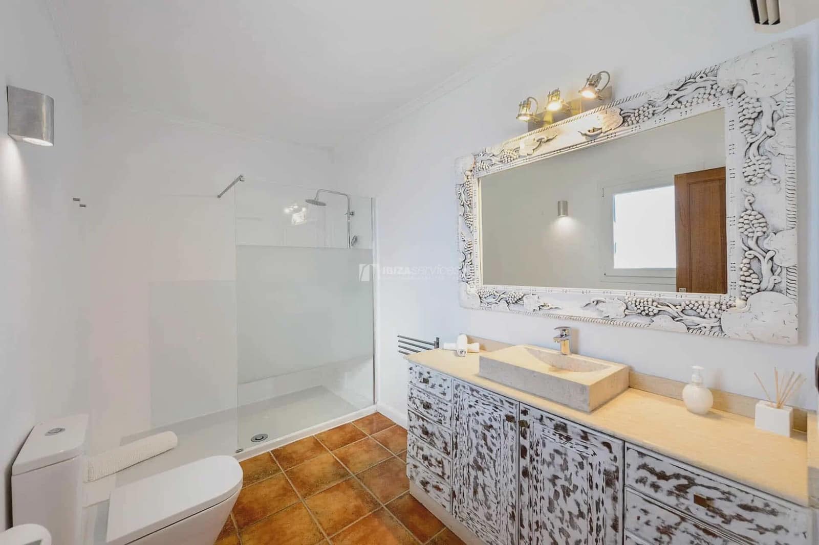 7 sypialnia Willa na kwatery wakacyjne w Santa Eulalia / Santa Eularia z basenem garażem - 6 006 € (Ref: 8659756)