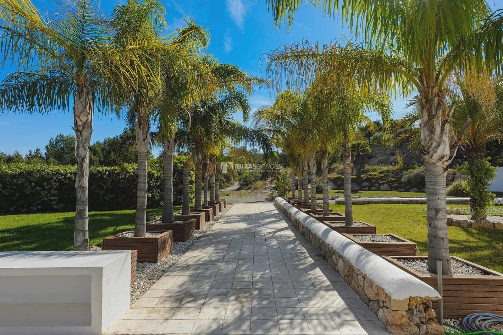 7 sypialnia Willa na kwatery wakacyjne w Santa Eulalia / Santa Eularia z basenem garażem - 6 006 € (Ref: 8659756)