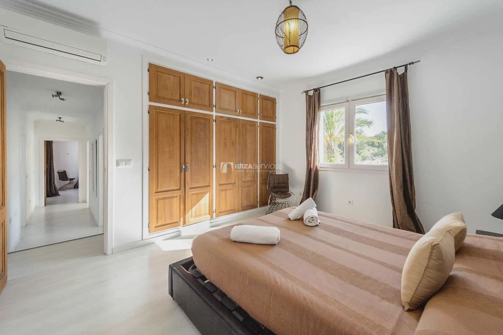 7 sypialnia Willa na kwatery wakacyjne w Santa Eulalia / Santa Eularia z basenem garażem - 6 006 € (Ref: 8659756)