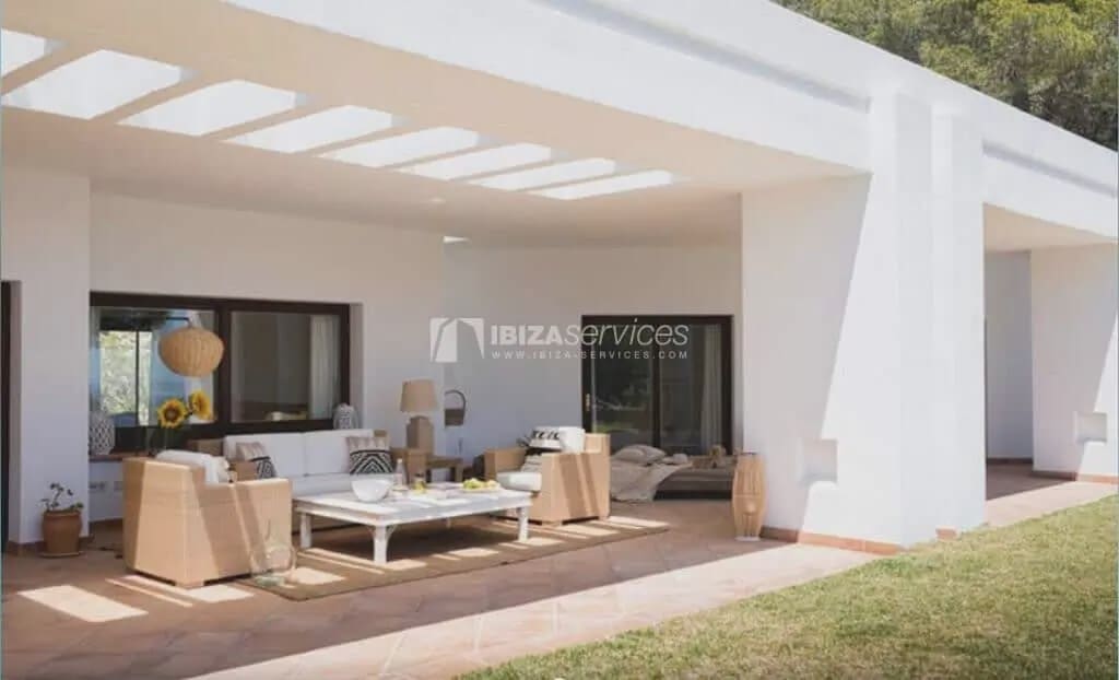   2 soveværelse   ferieVilla i Es Cubells   med   swimmingpool  garage  - € 3.745 (Ref: 8659757)