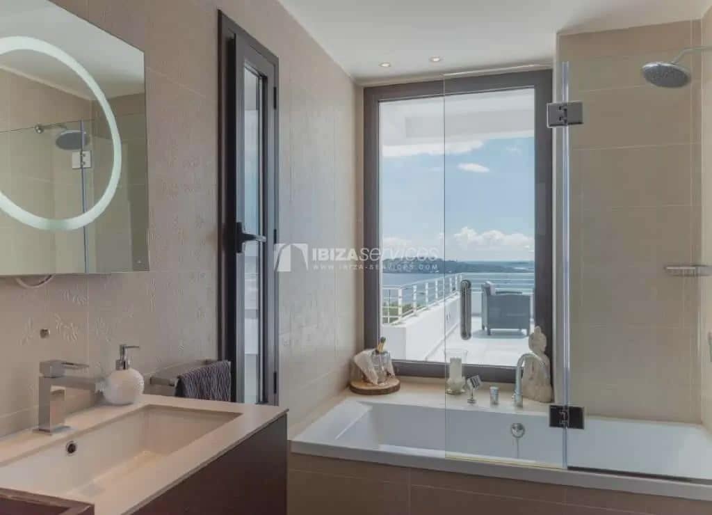 5 sypialnia Willa na kwatery wakacyjne w Talamanca z basenem garażem - 7 980 € (Ref: 8659758)