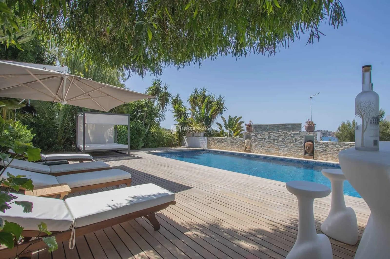 5 sypialnia Willa na kwatery wakacyjne w Talamanca z basenem garażem - 7 980 € (Ref: 8659758)