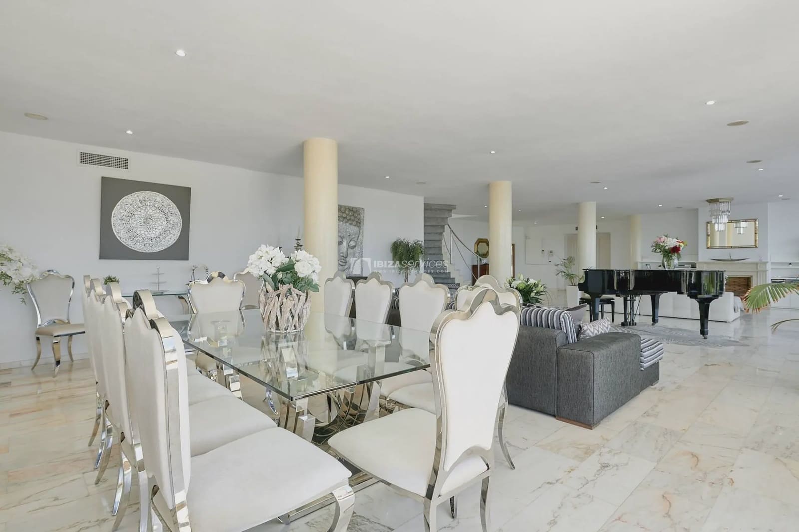   8 soveværelse   ferieVilla i Santa Eulalia / Santa Eularia   med   swimmingpool  garage  - € 16.800 (Ref: 8659762)