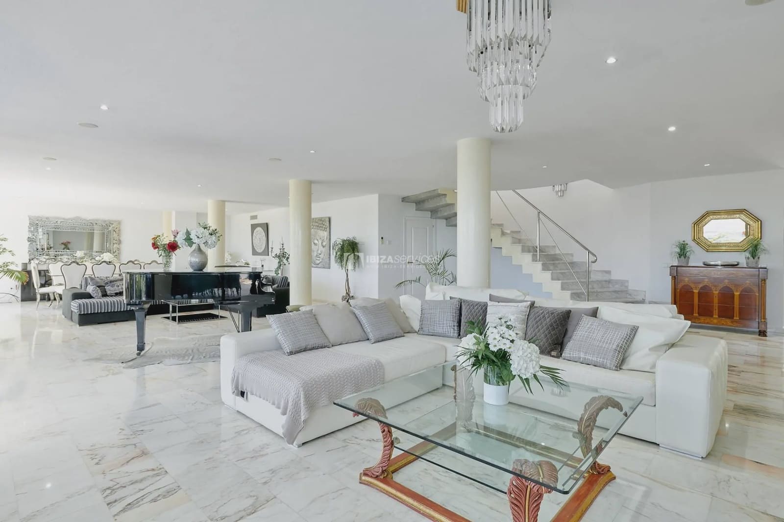   8 soveværelse   ferieVilla i Santa Eulalia / Santa Eularia   med   swimmingpool  garage  - € 16.800 (Ref: 8659762)