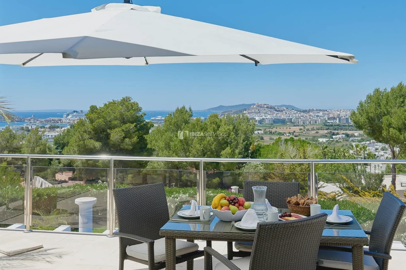   8 soveværelse   ferieVilla i Santa Eulalia / Santa Eularia   med   swimmingpool  garage  - € 16.800 (Ref: 8659762)