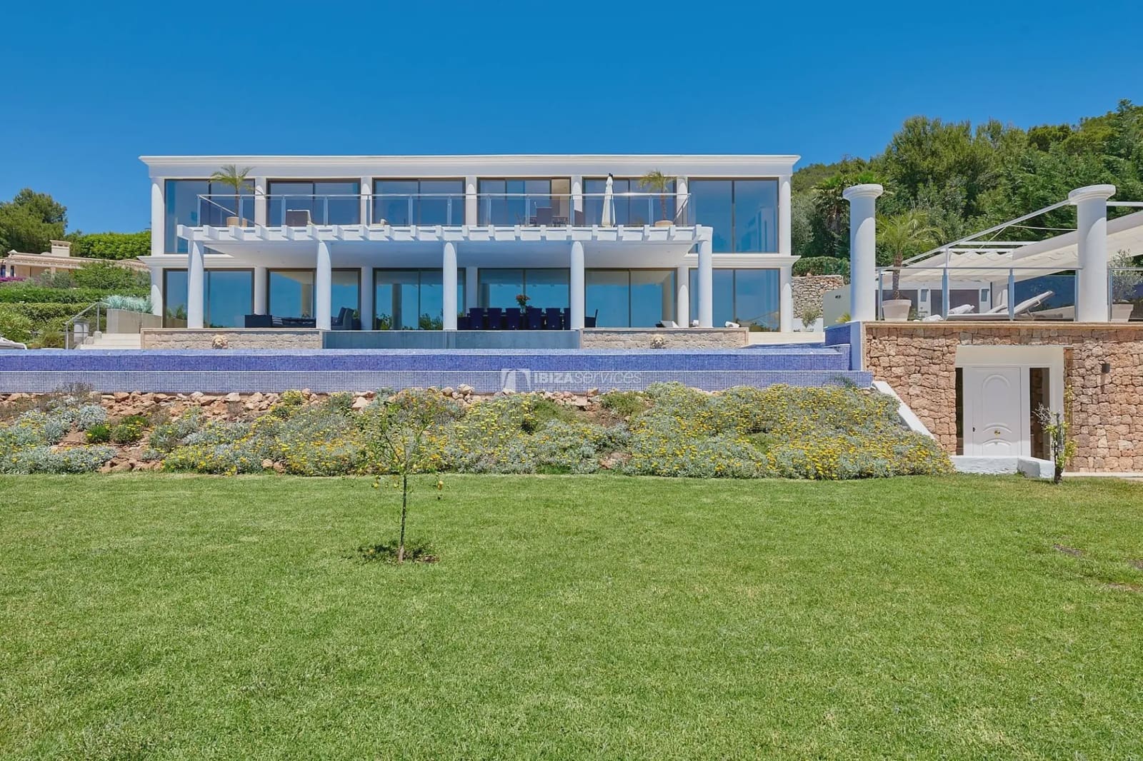   8 soveværelse   ferieVilla i Santa Eulalia / Santa Eularia   med   swimmingpool  garage  - € 16.800 (Ref: 8659762)