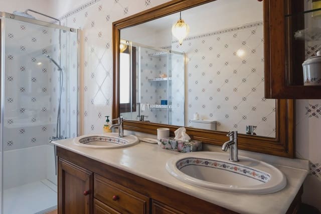 Chalet de 4 habitaciones en Nuestra Señora de Jesus, Santa Eulalia / Santa Eularia en alquiler vacacional con piscina garaje - 1.260 € (Ref: 8659764)