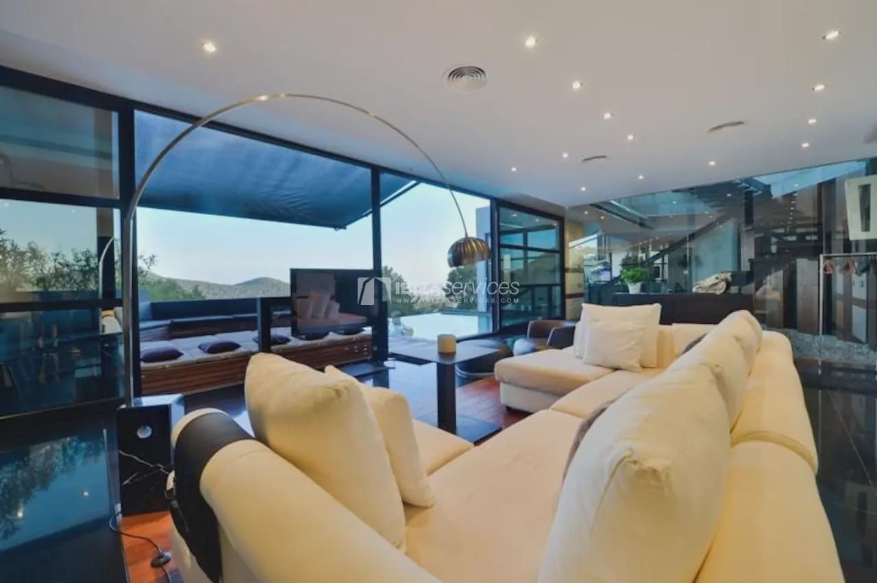 6 bedroom Villa for holiday rental in Can Furnet with pool garage - € 8,995 (Ref: 8659767)