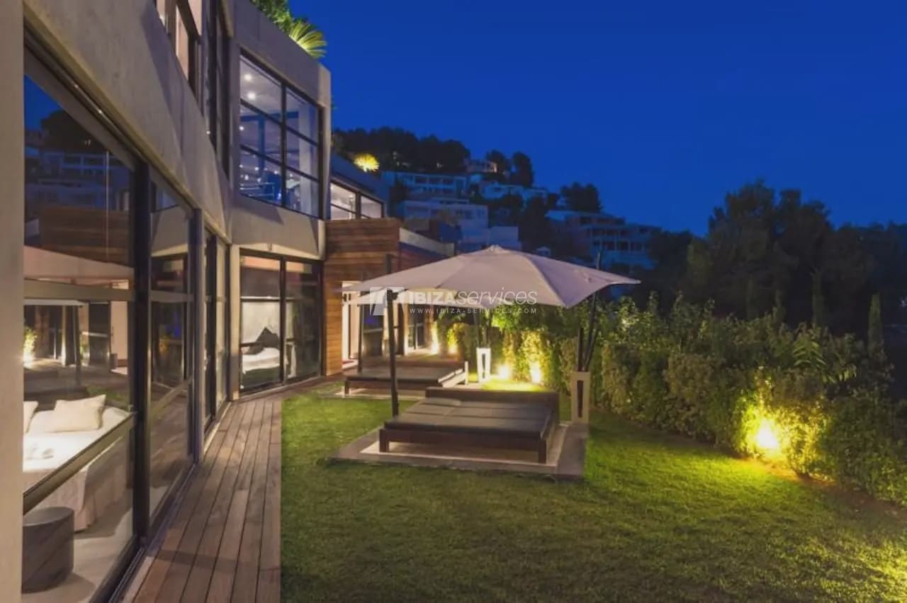 6 bedroom Villa for holiday rental in Can Furnet with pool garage - € 8,995 (Ref: 8659767)