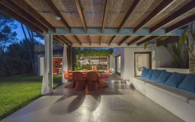 4 slaapkamer Villa voor vakantieverhuur in Can Furnet, Santa Eulalia / Santa Eularia met zwembad - € 3.990 (Ref: 8659769)