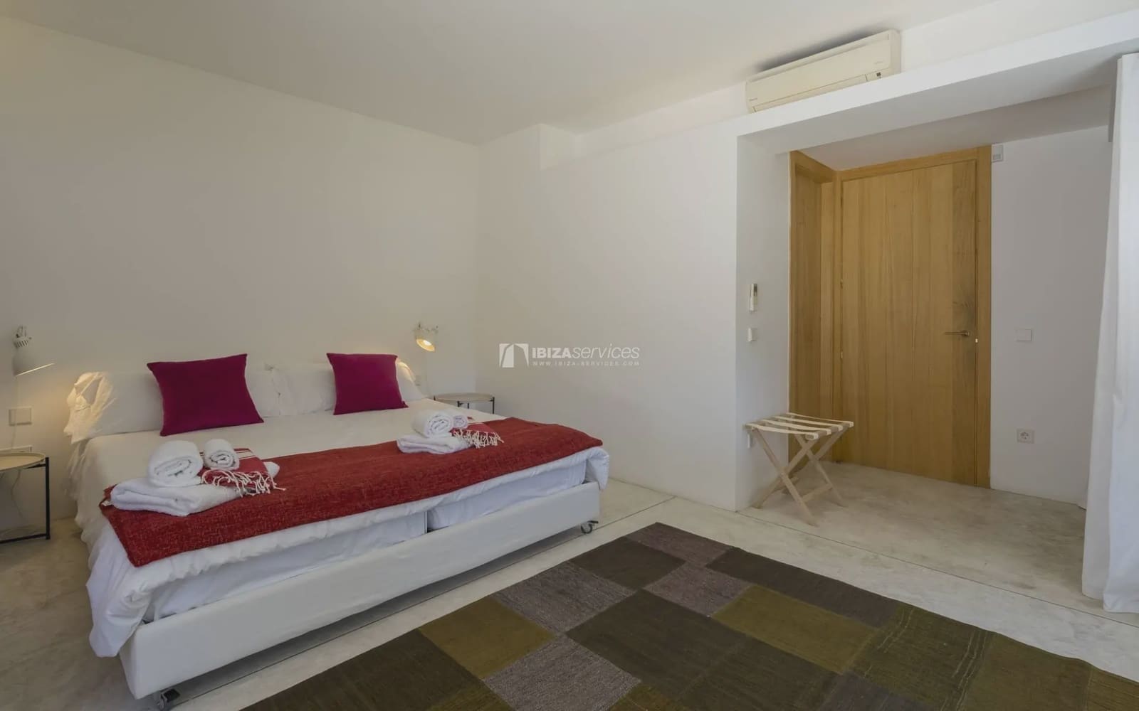   4 soveværelse   ferieVilla i Can Furnet   med   swimmingpool   - € 3.990 (Ref: 8659769)