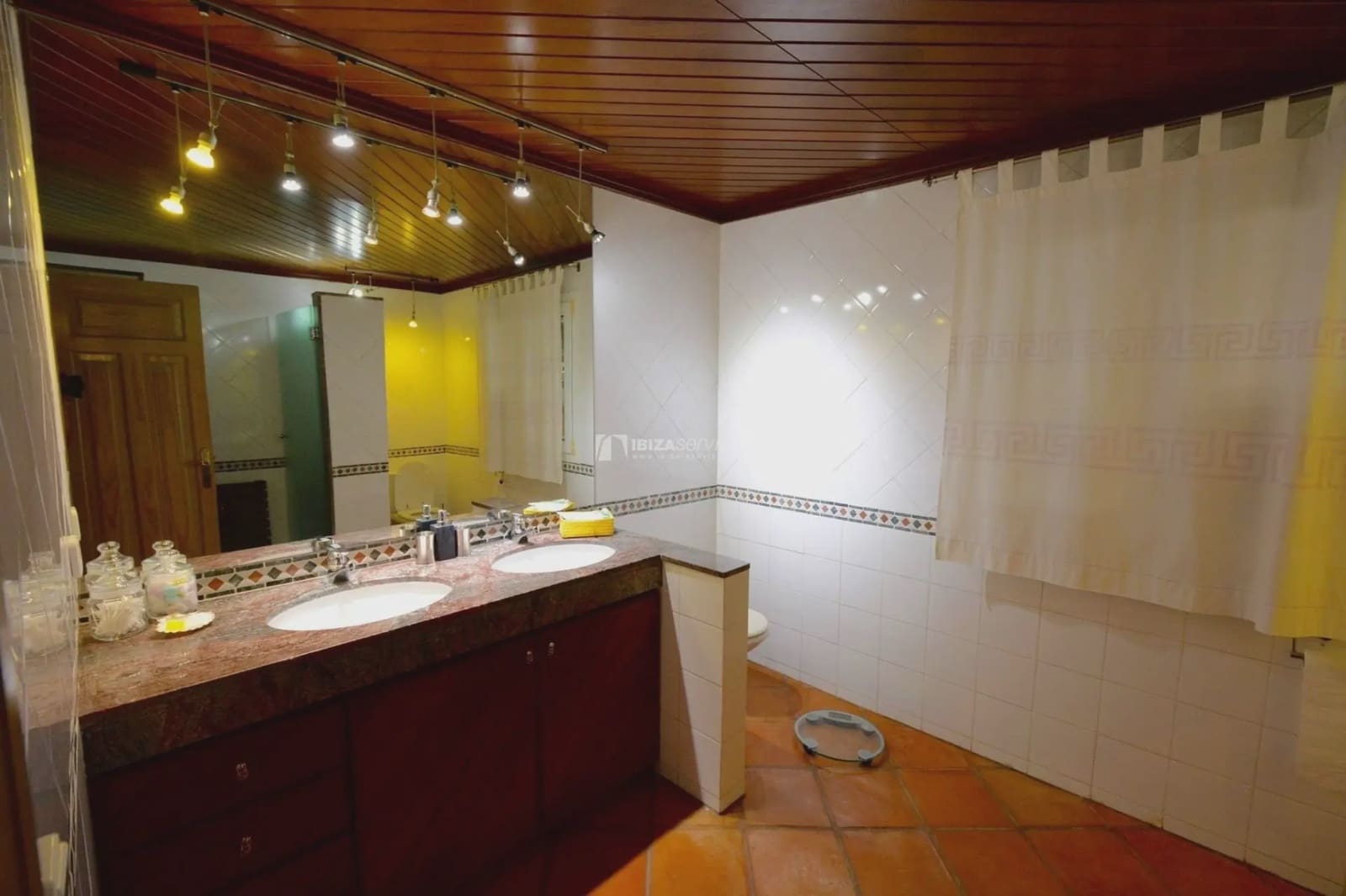 5 sypialnia Willa na kwatery wakacyjne w Nuestra Senora de Jesus z basenem garażem - 9 800 € (Ref: 8659781)