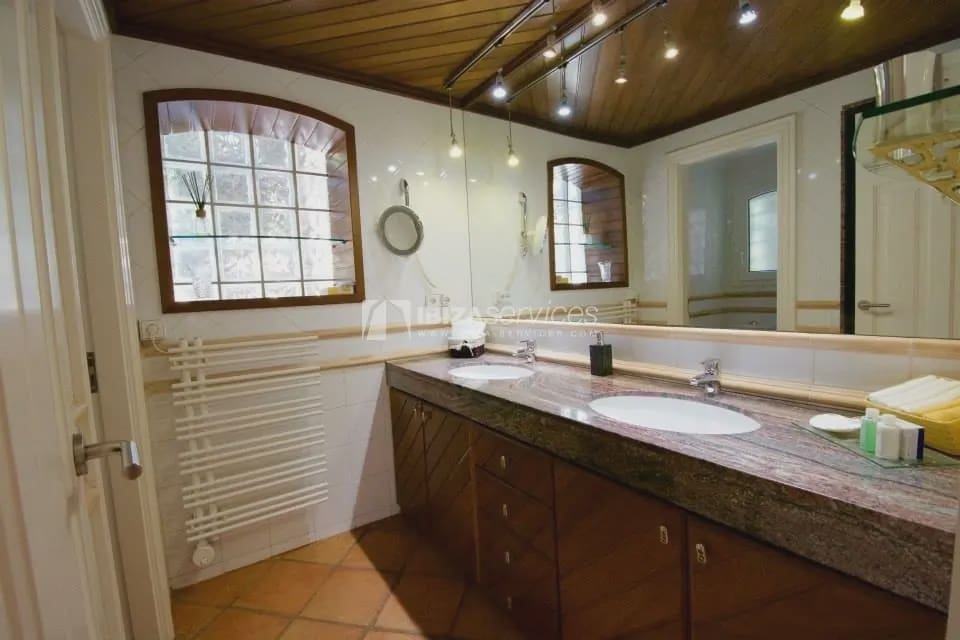 5 sypialnia Willa na kwatery wakacyjne w Nuestra Senora de Jesus z basenem garażem - 9 800 € (Ref: 8659781)