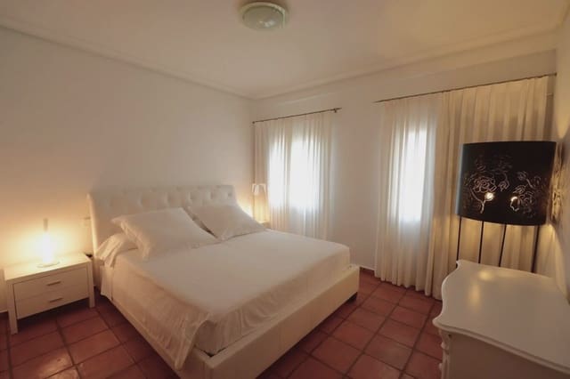 Chalet de 5 habitaciones en Nuestra Señora de Jesus, Santa Eulalia / Santa Eularia en alquiler vacacional con piscina garaje - 9.800 € (Ref: 8659781)