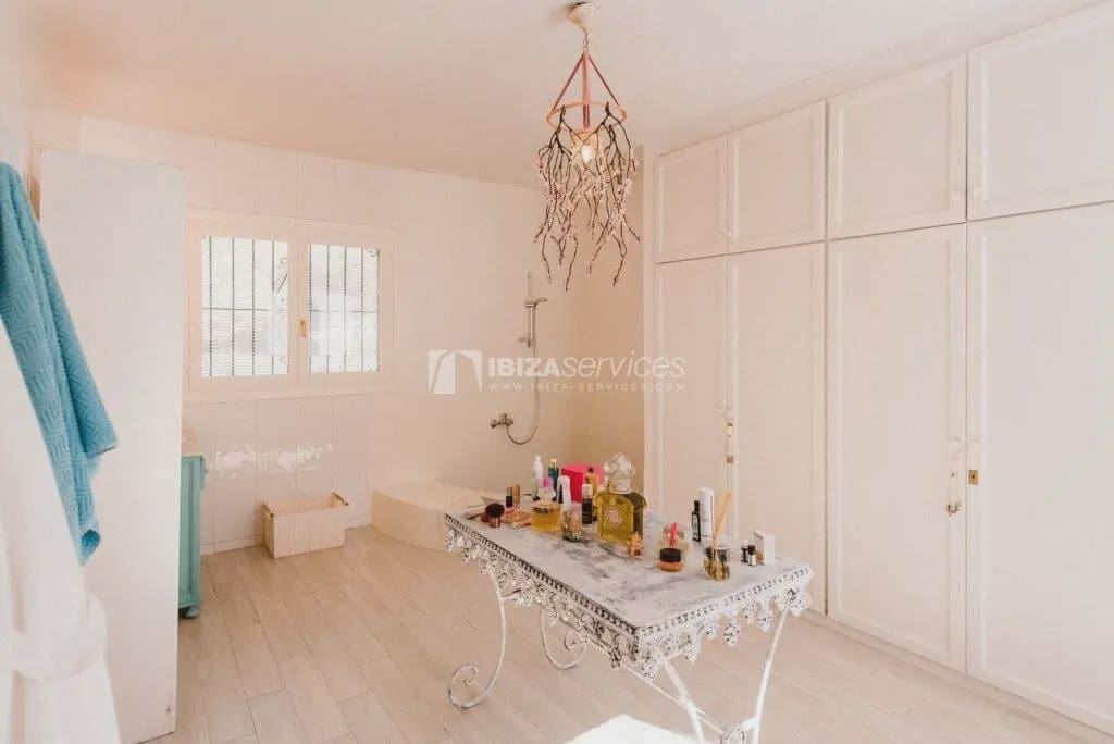 6 Zimmer Ferienvilla in Nuestra Senora de Jesus mit Pool Garage - 8.400 € (Ref: 8659786)