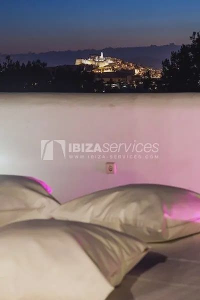 3 soverom Villa til leie i Talamanca med svømmebasseng garasje - € 20 000 (Ref: 8659787)