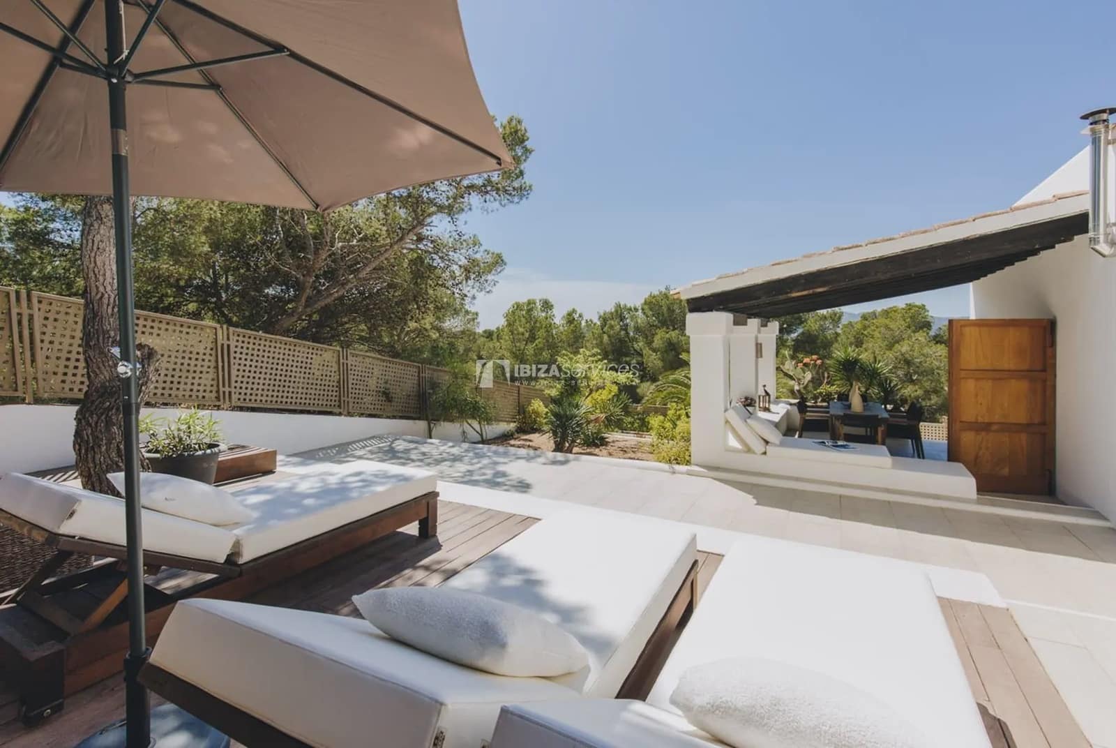 3 soverom Villa til leie i Talamanca med svømmebasseng garasje - € 20 000 (Ref: 8659787)