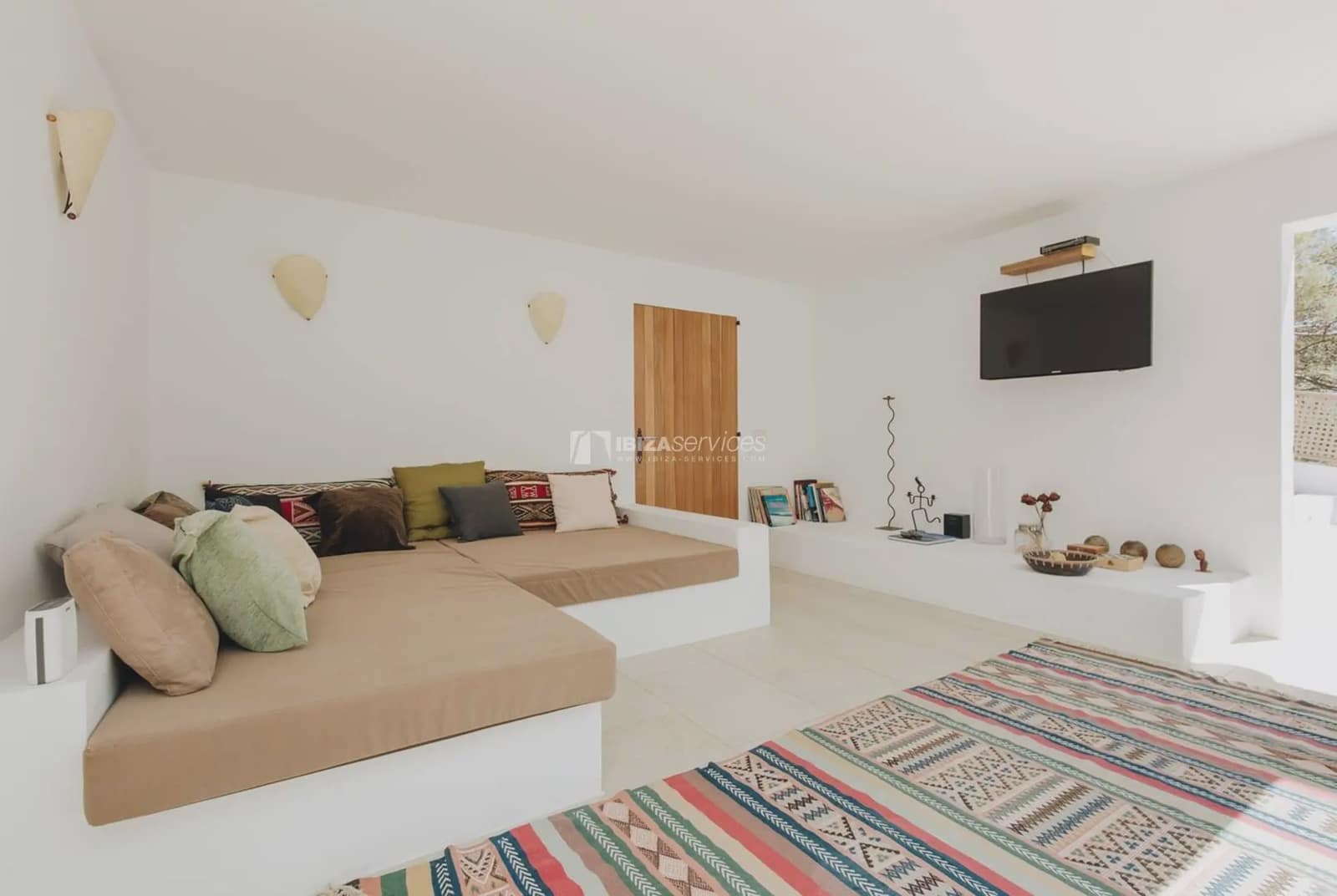 3 soverom Villa til leie i Talamanca med svømmebasseng garasje - € 20 000 (Ref: 8659787)