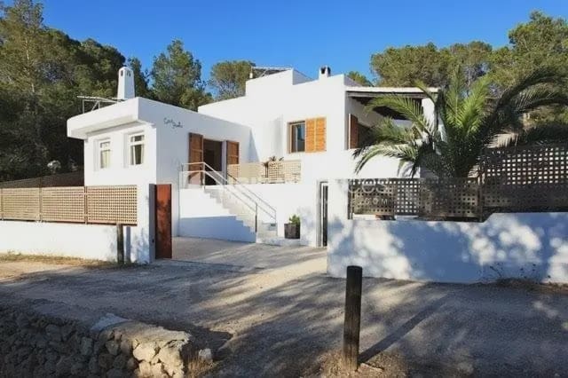3 soverom Villa til leie i Talamanca med svømmebasseng garasje - € 20 000 (Ref: 8659787)