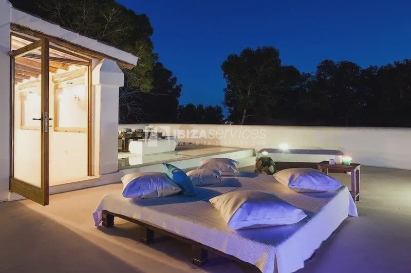 3 soverom Villa til leie i Talamanca med svømmebasseng garasje - € 20 000 (Ref: 8659787)