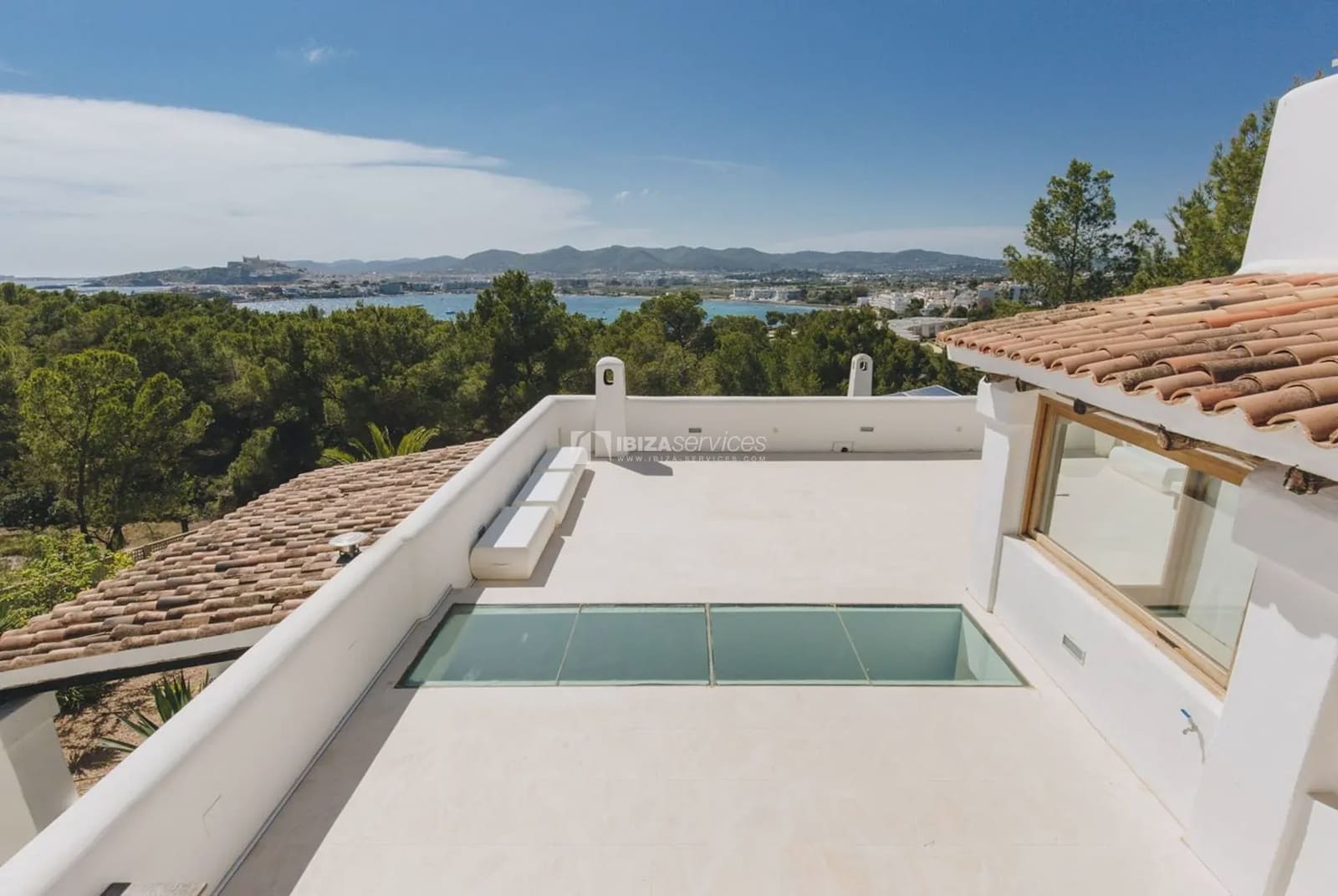 3 soverom Villa til leie i Talamanca med svømmebasseng garasje - € 20 000 (Ref: 8659787)