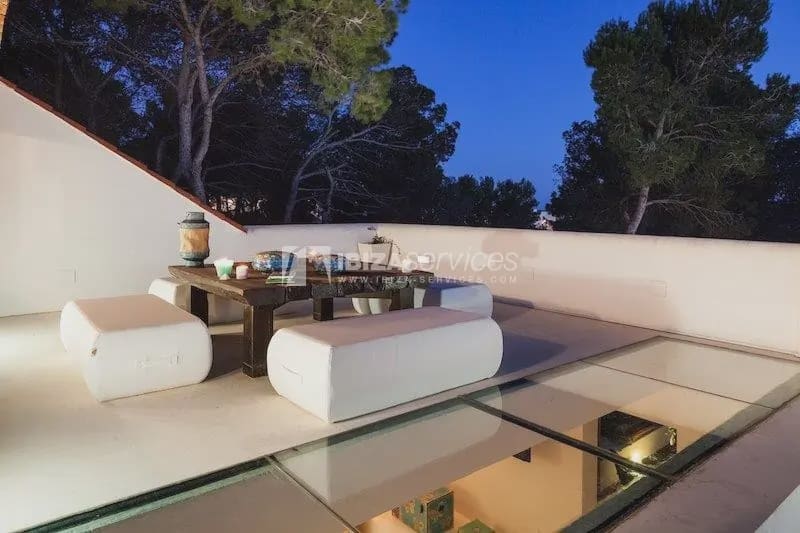 3 soverom Villa til leie i Talamanca med svømmebasseng garasje - € 20 000 (Ref: 8659787)