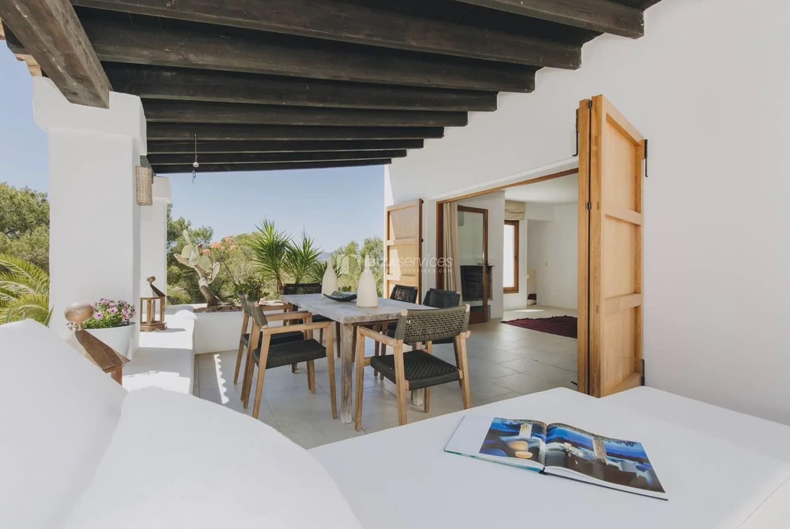 3 soverom Villa til leie i Talamanca med svømmebasseng garasje - € 20 000 (Ref: 8659787)