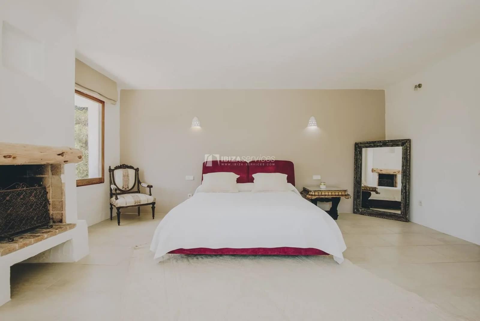 3 soverom Villa til leie i Talamanca med svømmebasseng garasje - € 20 000 (Ref: 8659787)