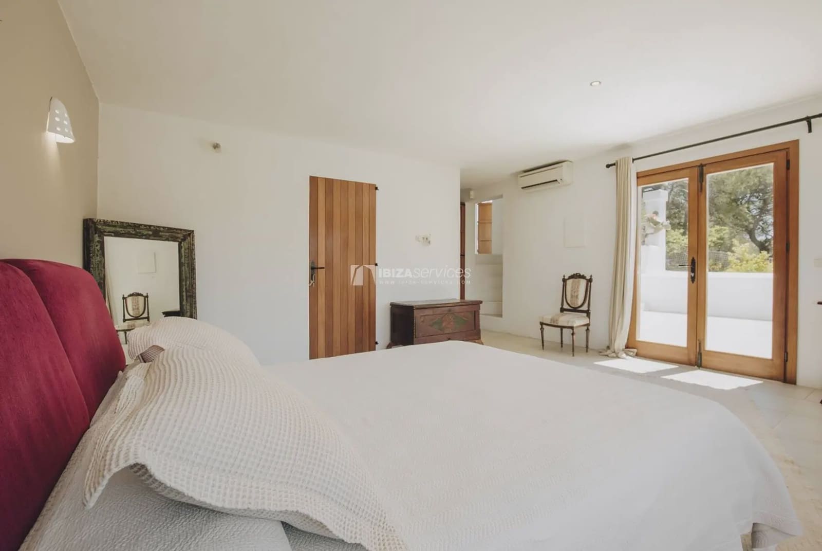 3 soverom Villa til leie i Talamanca med svømmebasseng garasje - € 20 000 (Ref: 8659787)