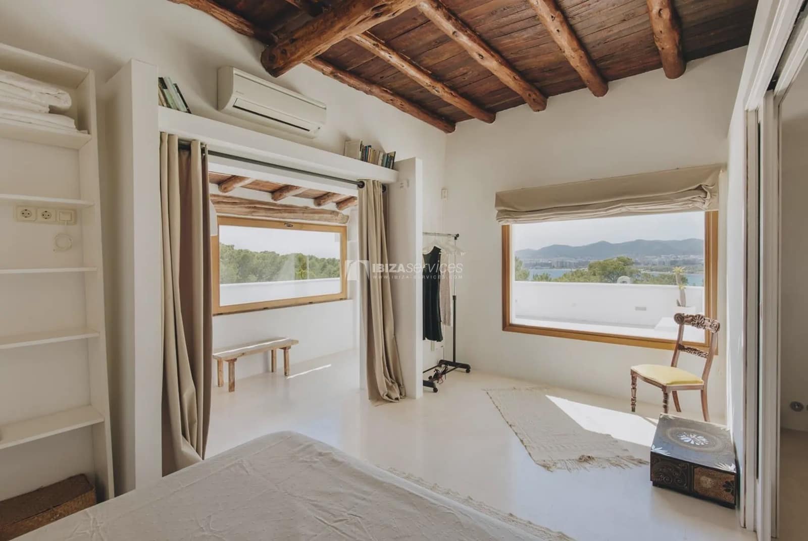 3 soverom Villa til leie i Talamanca med svømmebasseng garasje - € 20 000 (Ref: 8659787)