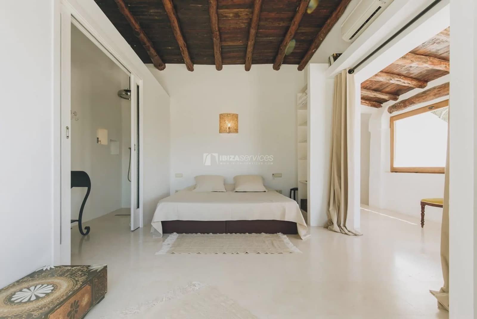 3 soverom Villa til leie i Talamanca med svømmebasseng garasje - € 20 000 (Ref: 8659787)