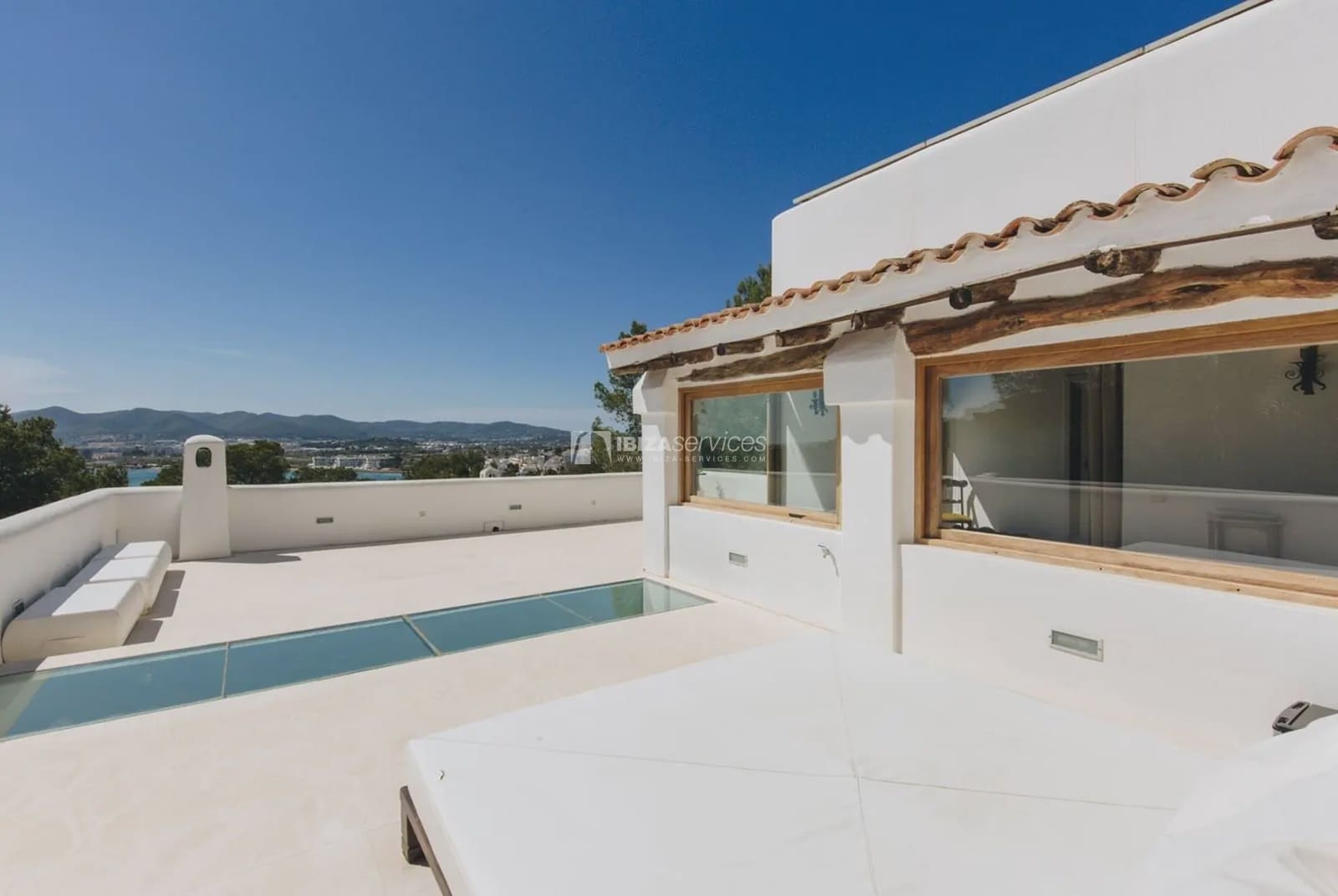 3 soverom Villa til leie i Talamanca med svømmebasseng garasje - € 20 000 (Ref: 8659787)