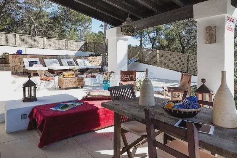 3 soverom Villa til leie i Talamanca med svømmebasseng garasje - € 20 000 (Ref: 8659787)