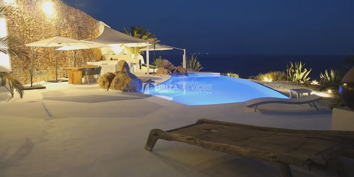 5 bedroom Villa for holiday rental in Es Cubells with pool garage - € 42,000 (Ref: 8659789)