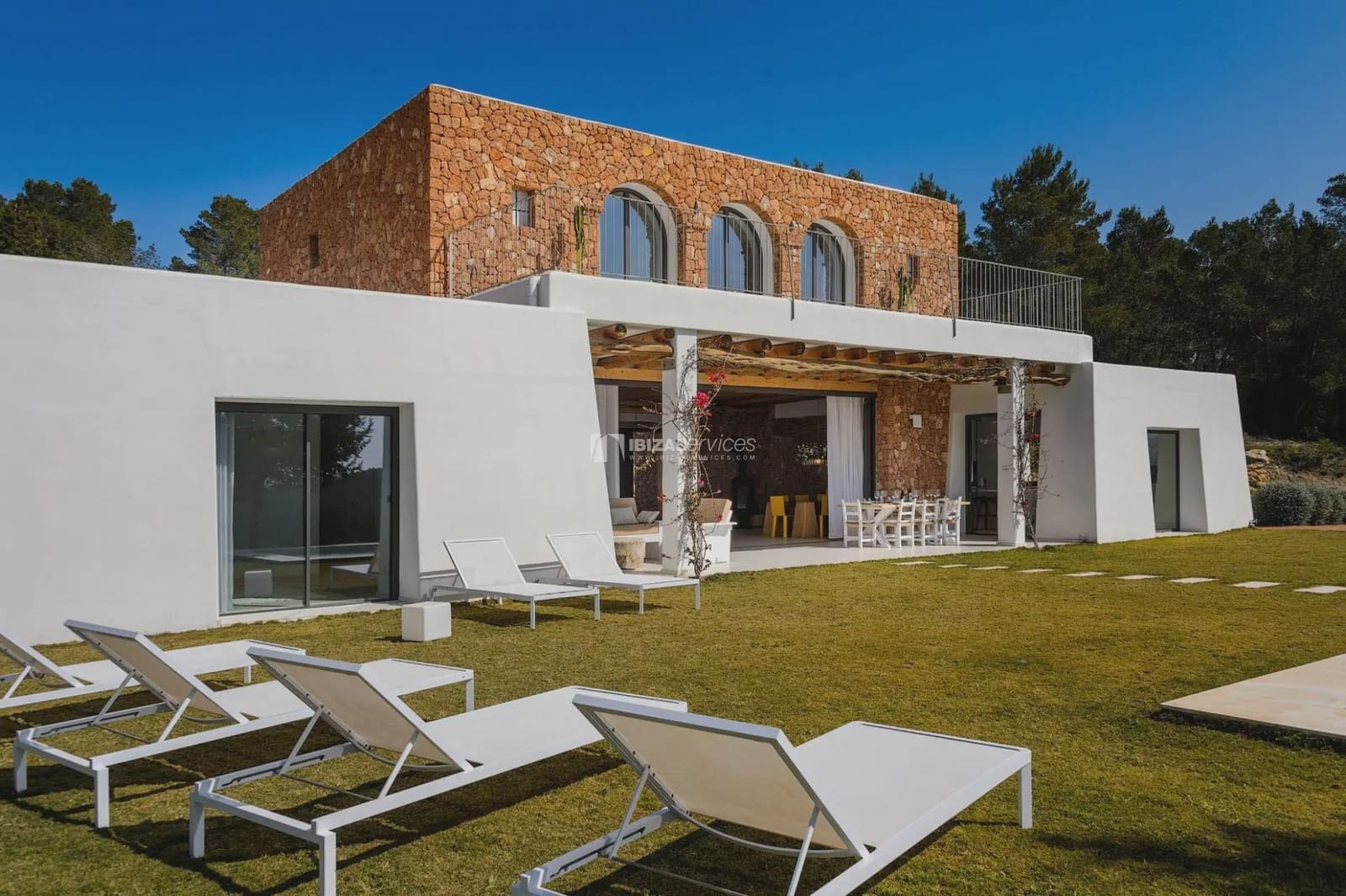 4 quarto Quinta/Casa Rural para arrendamento para férias em Santa Eulalia / Santa Eularia com piscina Garagem - 5 005 € (Ref: 8659792)