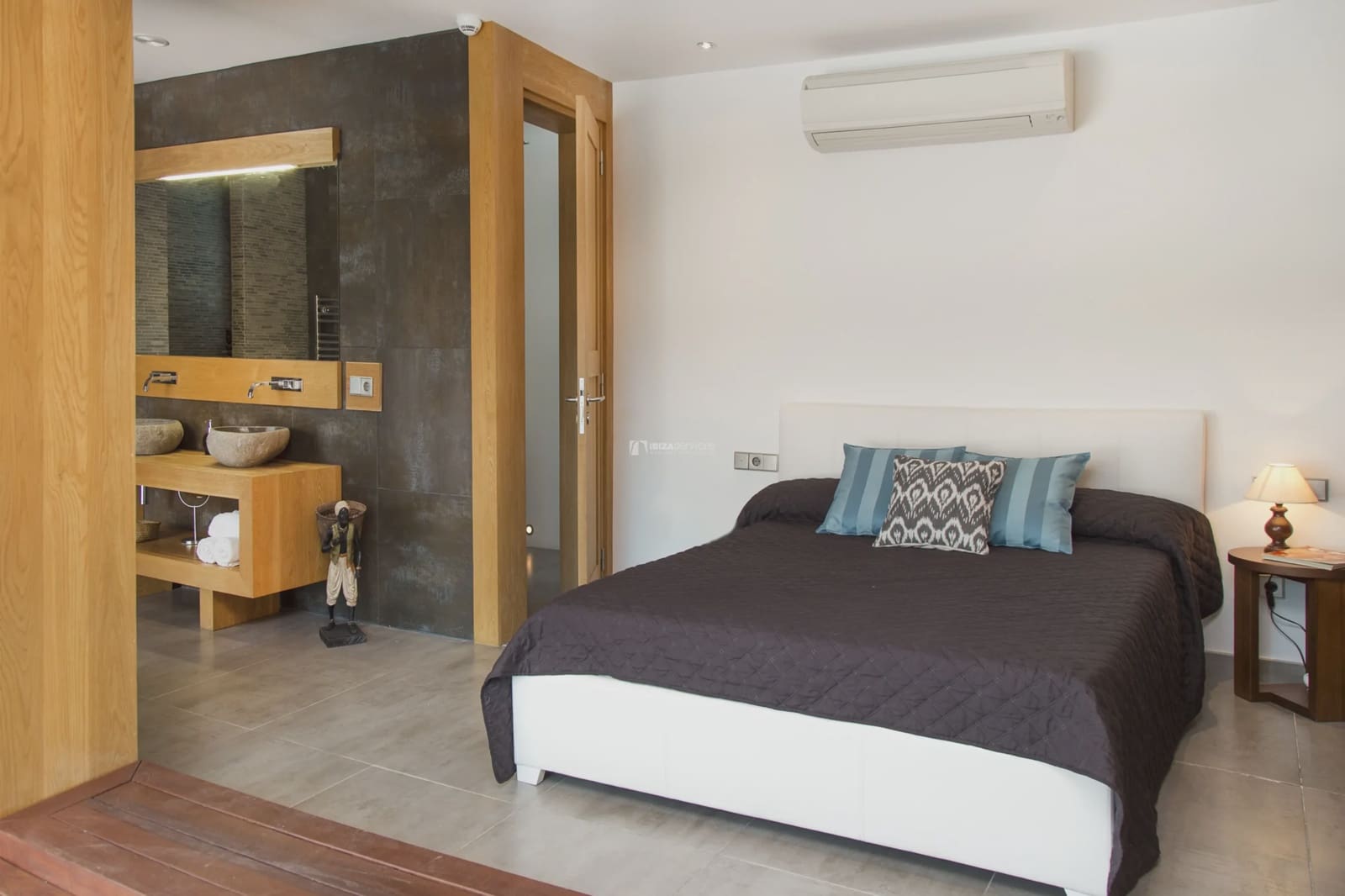 6 camera da letto Villa da affitare come casa vacanza in Roca Llisa con piscina garage - 15.505 € (Rif: 8659794)