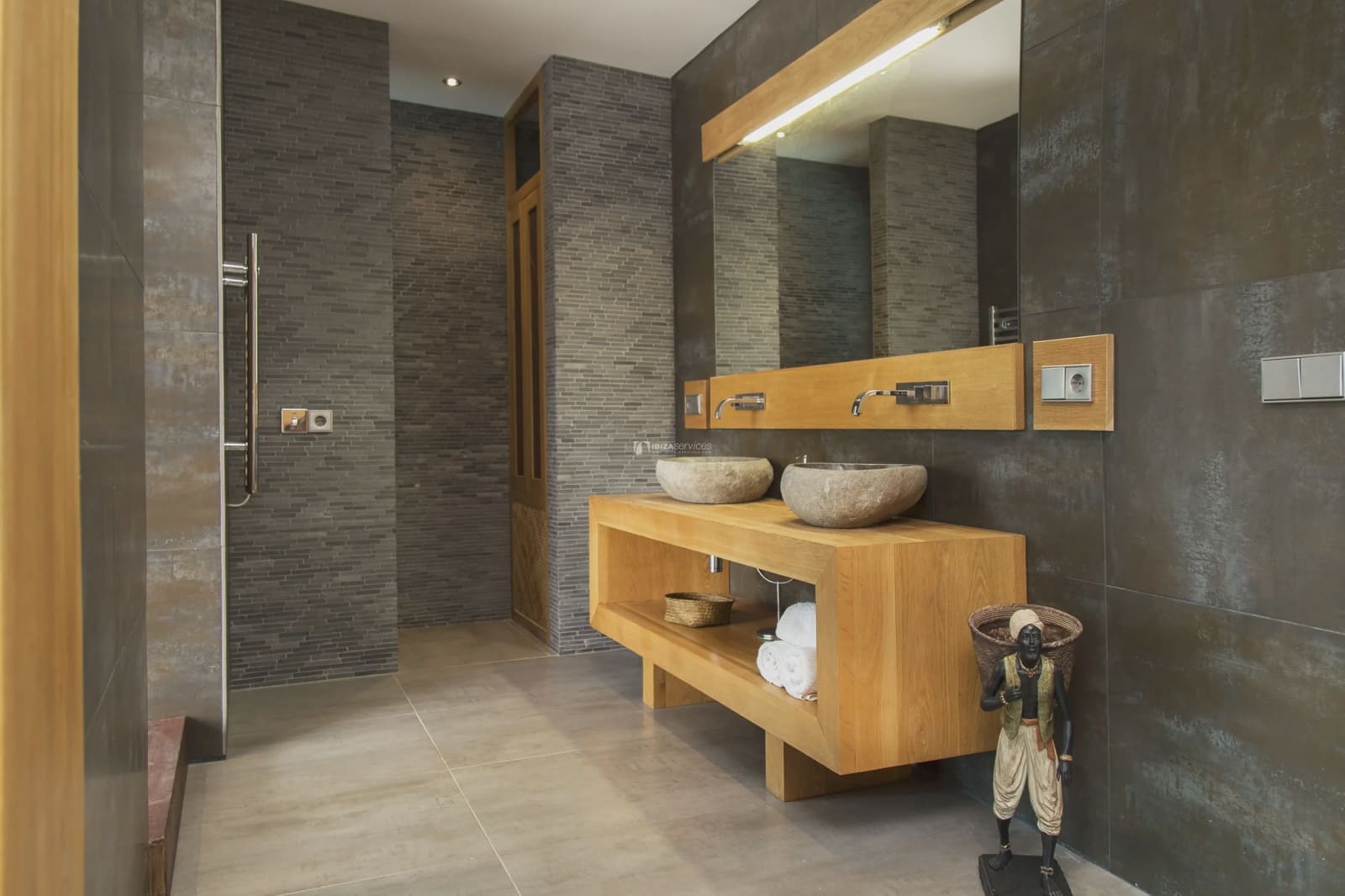 6 camera da letto Villa da affitare come casa vacanza in Roca Llisa con piscina garage - 15.505 € (Rif: 8659794)