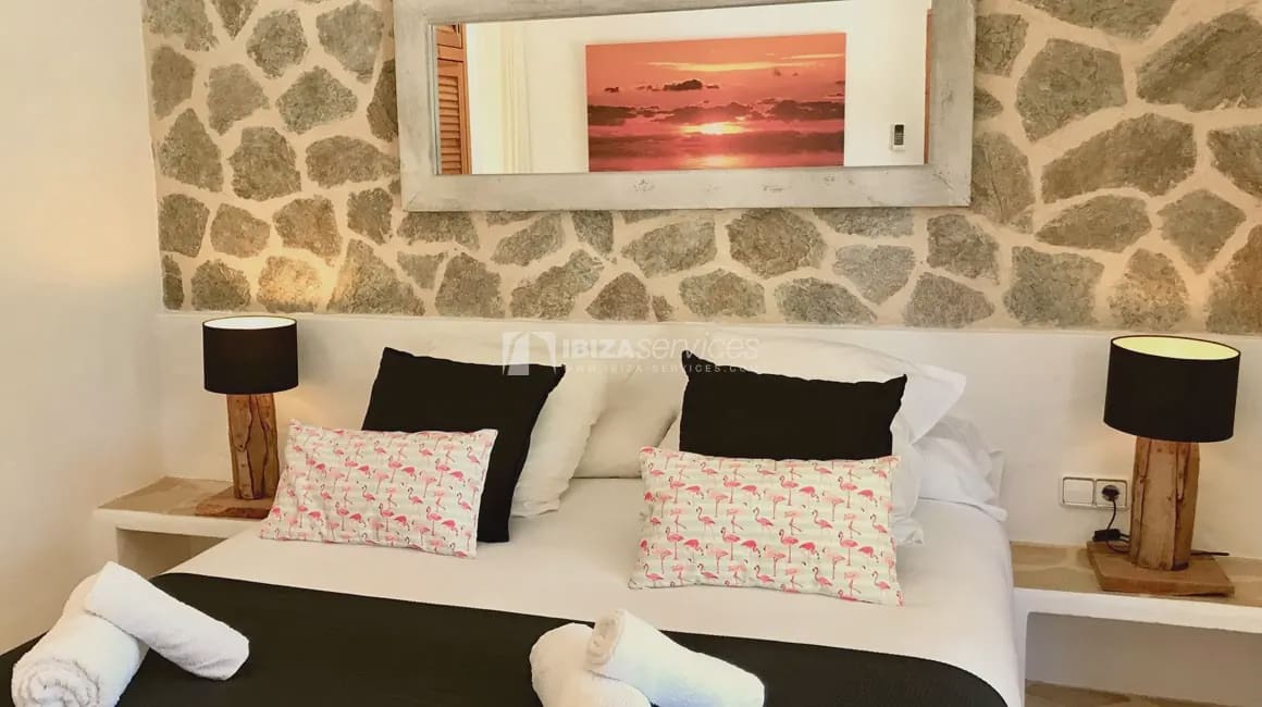 3 makuuhuone Huvila lomavuokrausta paikassa Cala Tarida mukana 
autotalli - 1 939 € (Ref: 8659795)