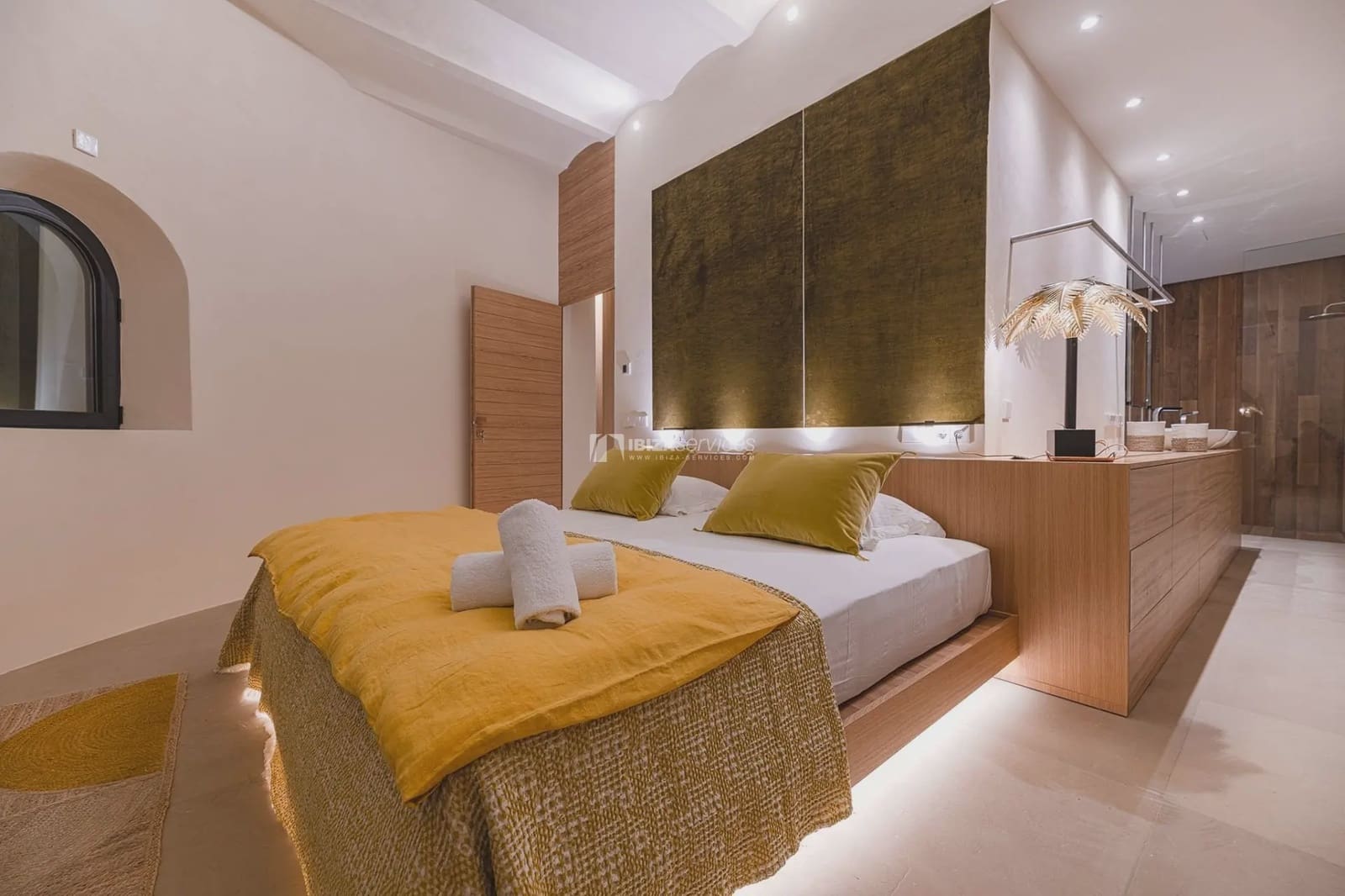 5 slaapkamer Villa voor vakantieverhuur in Cala Jondal met zwembad garage - € 15.995 (Ref: 8659803)