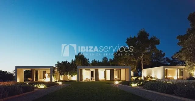   5 soveværelse   ferieVilla i Sant Rafael de Sa Creu     - € 29.995 (Ref: 8659804)