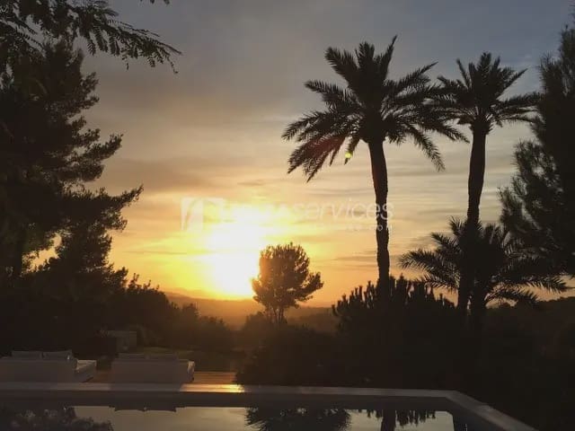   5 soveværelse   ferieVilla i Sant Rafael de Sa Creu     - € 29.995 (Ref: 8659804)