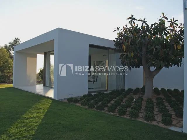   5 soveværelse   ferieVilla i Sant Rafael de Sa Creu     - € 29.995 (Ref: 8659804)