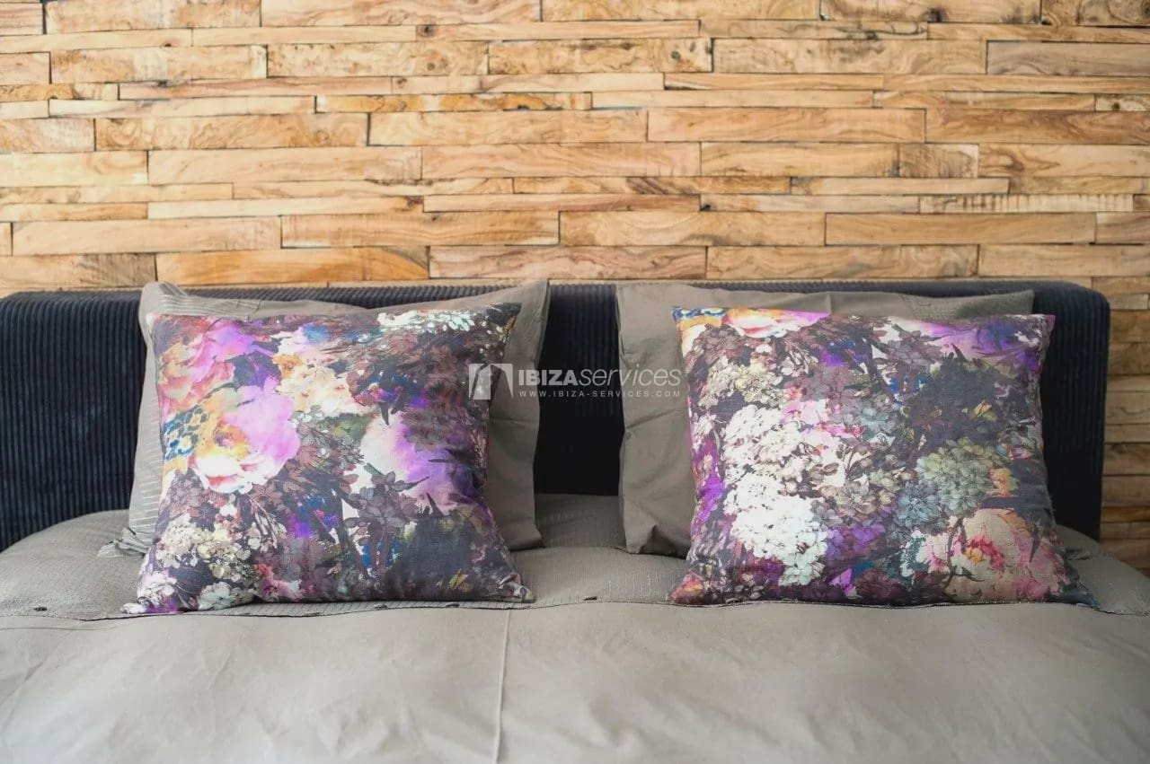 6 quarto Moradia para arrendamento para férias em Es Cubells com piscina Garagem - 19 950 € (Ref: 8659807)