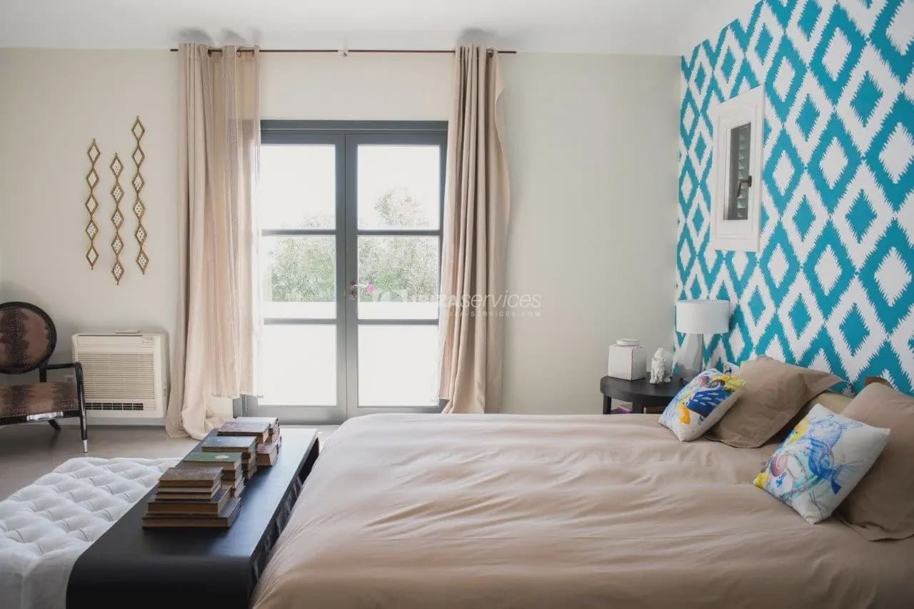 6 quarto Moradia para arrendamento para férias em Es Cubells com piscina Garagem - 19 950 € (Ref: 8659807)