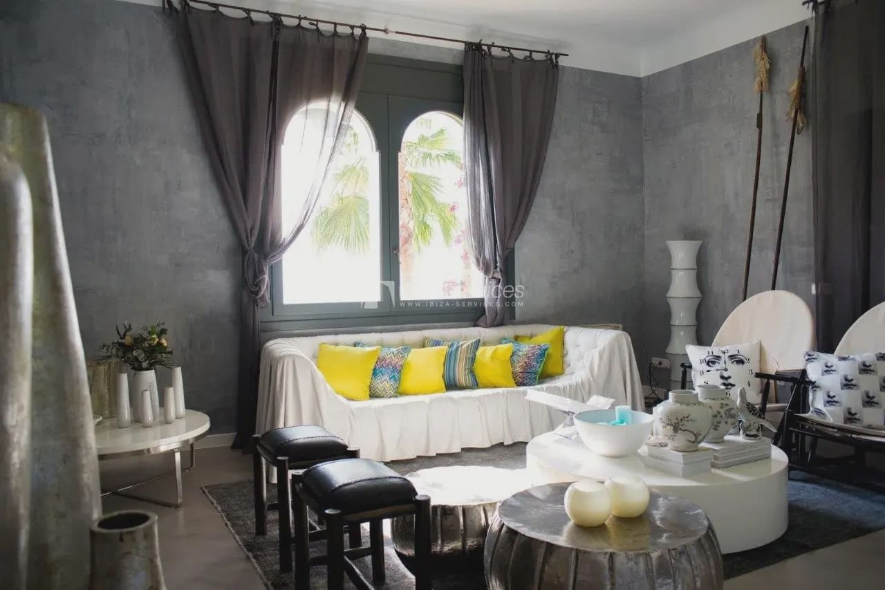 6 quarto Moradia para arrendamento para férias em Es Cubells com piscina Garagem - 19 950 € (Ref: 8659807)