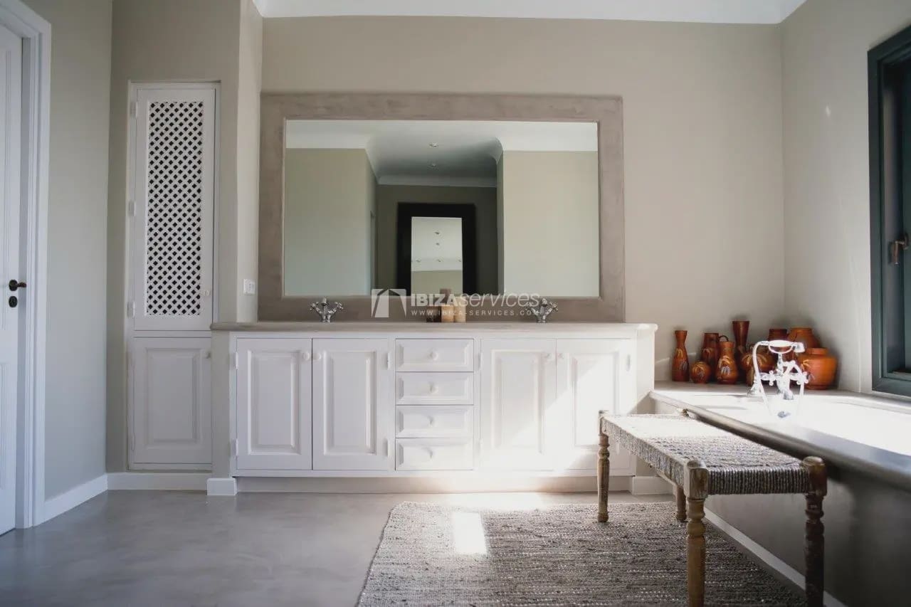 6 quarto Moradia para arrendamento para férias em Es Cubells com piscina Garagem - 19 950 € (Ref: 8659807)