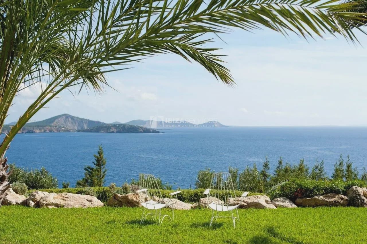 6 quarto Moradia para arrendamento para férias em Es Cubells com piscina Garagem - 19 950 € (Ref: 8659807)