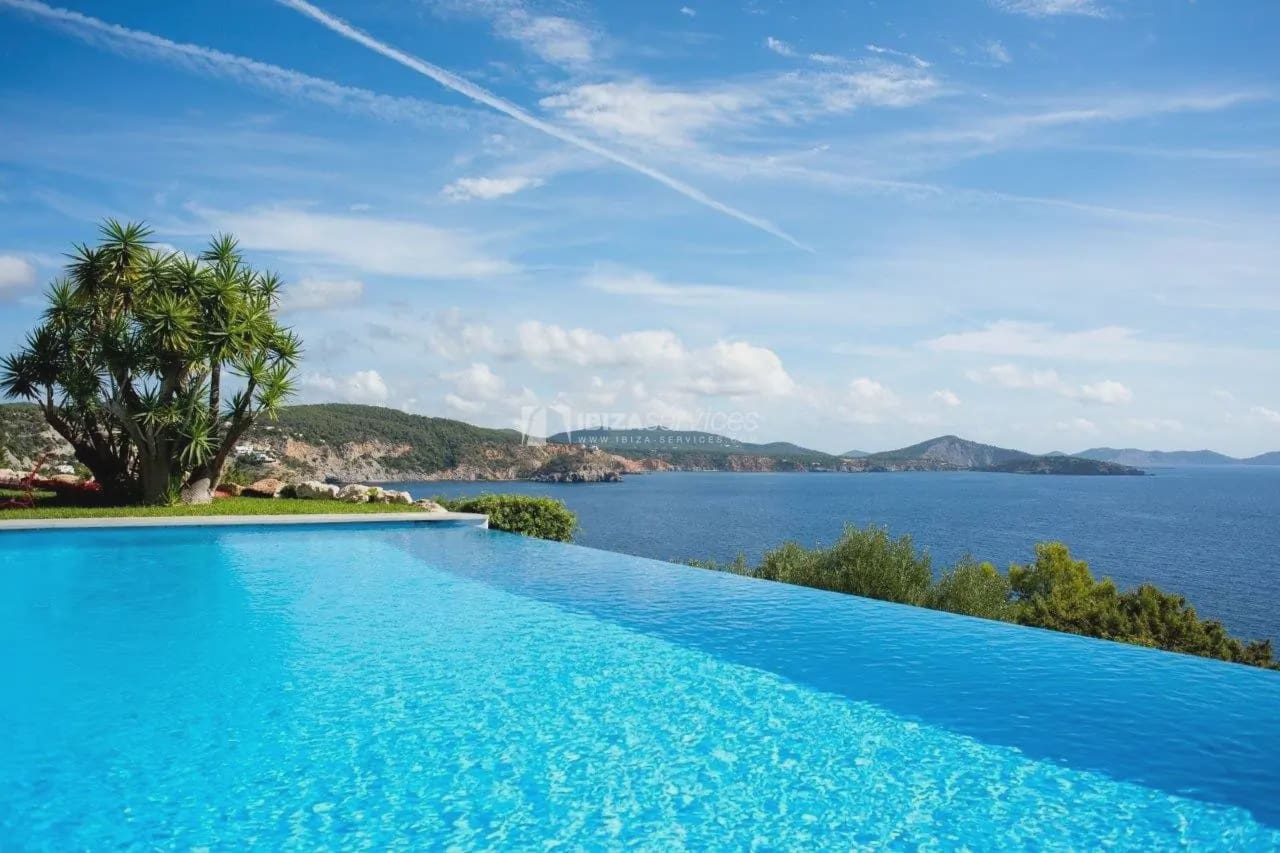 6 quarto Moradia para arrendamento para férias em Es Cubells com piscina Garagem - 19 950 € (Ref: 8659807)